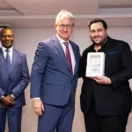 sante-l-initiateur-du-jeu-concours-a-l-assaut-du-sida-jose-fardon-honore