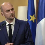 tchad-jean-noel-barrot-visite-les-refugies-soudanais-au-camp-d-adre