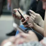 challenge-smartphone-qui-peut-passer-8h-sans-toucher-a-son-telephone-pour-decrocher-plus-de-850-000-fcfa