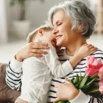 comment-gater-sa-grand-mere-a-noel-des-idees-de-cadeaux-qui-viennent-du-coeur