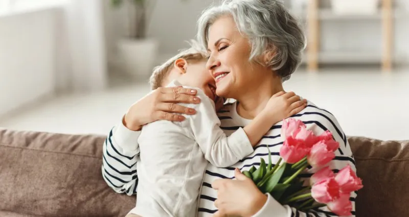 comment-gater-sa-grand-mere-a-noel-des-idees-de-cadeaux-qui-viennent-du-coeur