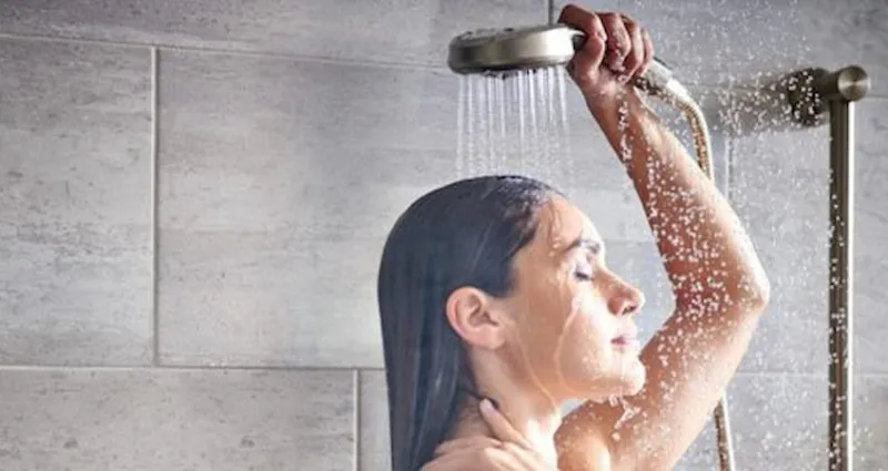 la-douche-quotidienne-hygiene-essentielle-ou-habitude-superflue
