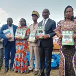 remise-des-manuels-scolaires-pagds-a-agboville-l-action-de-la-banque-mondiale-saluee