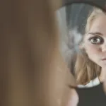 le-miroir-bien-plus-qu-un-objet-un-reflet-de-nous-memes-et-de-notre-univers