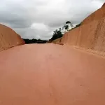 bitumage-de-l-axe-blolequin-frontiere-du-liberia-les-travaux-ont-debute