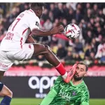 wilfried-singo-s-excuse-apres-avoir-blesse-gianluigi-donnarumma-lors-de-monaco-psg