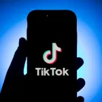 tiktok-sera-banni-de-ce-pays-des-2025-les-fautes-graves-reprochees-a-la-plateforme-chinoise-font-chaud-au-coeur