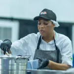 120-heures-300-recettes-ivoiriennes-mini-mondial-de-la-cuisine-zeinab-bance-dans-le-livre-d-or