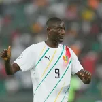 ballon-d-or-africain-de-retour-de-marrakech-serhou-guirassy-accueilli-en-heros-a-conakry