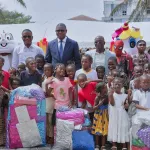 arbre-de-noel-a-koumassi-la-mairie-offre-plus-de-10-000-cadeaux-aux-enfants-de-la-commune