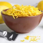 ecologique-decouvrez-comment-bouillir-du-zeste-de-citron-avec-du-sel-pour-un-entretien-maison-naturel