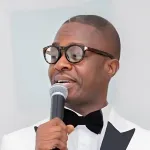 31-decembre-2003-o-nel-mala-artiste-chanteur-pourquoi-ma-mere-a-servi-la-rebellion