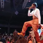 concert-3x-dav-releve-le-defi-du-palais-de-la-culture-malgre-la-pluie