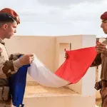 un-ex-ministre-francais-charge-l-armee-francaise-expulsee-de-cote-d-ivoire-par-celui-qu-elle-avait