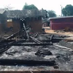 logouale-vives-tensions-entre-deux-villages-apres-la-mort-d-un-homme-la-maison-d-un-chef-du-village-incendiee