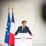 conference-aux-ambassadeurs-emmanuel-macron-blanchit-la-france-face-a-la-souverainete-africaine