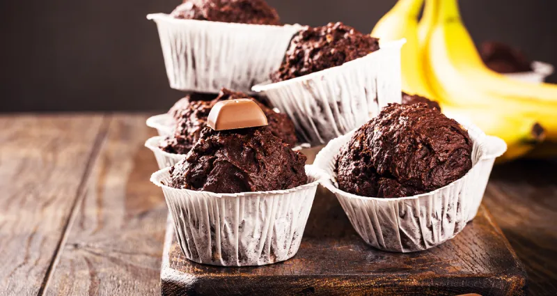 un-petit-dejeuner-sain-et-savoureux-cupcake-a-la-banane-avoine-et-cacao-seulement-250-kcal
