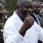 10-janvier-2005-crise-ivoirienne-des-jeunes-du-v-baoule-apportent-leur-soutien-a-gbagbo