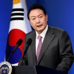 coree-du-sud-le-president-dechu-yoon-suk-yeol-arrete-apres-un-face-a-face-tendu