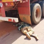 duekoue-un-chasseur-dozo-se-donne-la-mort-en-se-jetant-sous-un-camion-remorque-en-marche