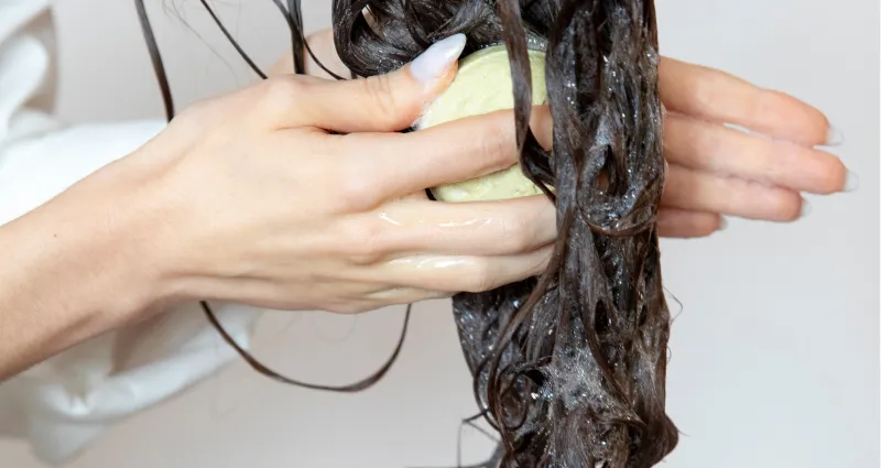 le-shampoing-solide-pourquoi-l-adopter-et-comment-le-fabriquer-soi-meme