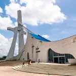 30-janvier-2001-pour-des-revendications-des-militaires-occupent-la-cathedrale
