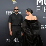 kanye-west-et-bianca-censori-un-controle-omnipresent-qui-choque-a-nouveau