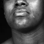 dubai-cette-femme-envoie-son-salaire-de-5-ans-a-son-mari-pour-construire-une-maison-la-suite-est