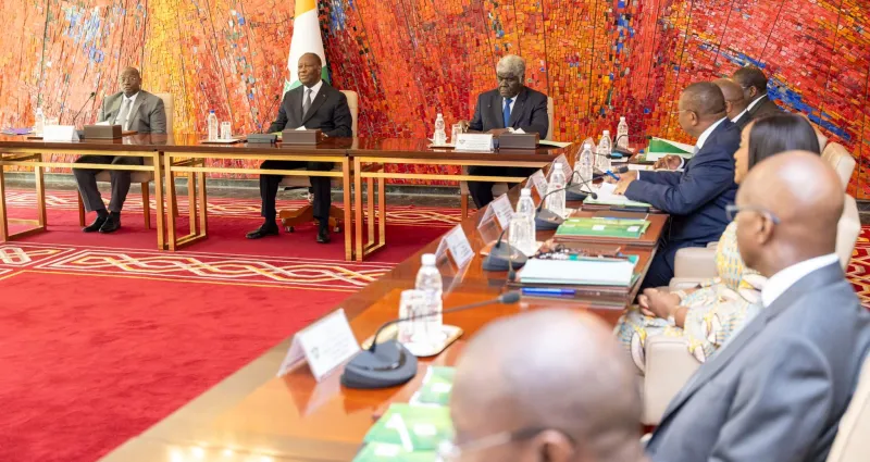 face-au-poids-de-la-dette-le-regime-demande-pardon-a-ses-creanciers-la-tension-monte-avant-la-presidentielle
