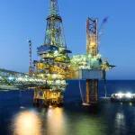 industrie-petroliere-la-chine-invente-un-navire-ecologique-pour-produire-de-l-electricite-verte