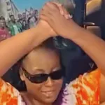 liberee-apres-sa-condamnation-pour-escroquerie-la-mere-du-vecu-regagne-son-domicile-dans-un-van-vip