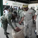 au-port-d-abidjan-l-incroyable-fraude-du-cacao-deguise-en-hevea