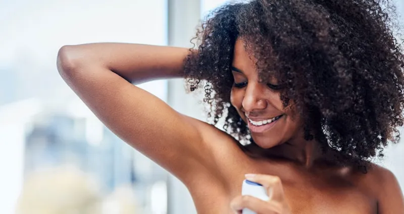 hygiene-quand-et-comment-appliquer-son-deodorant-pour-une-efficacite-optimale