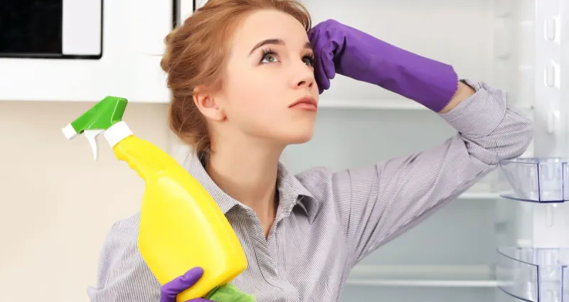 nettoyants-chimiques-decouvrez-l-alternative-naturelle-et-efficace-pour-un-frigo-impeccablement-propre