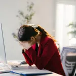 dites-adieu-au-surmenage-5-astuces-pour-alleger-votre-charge-mentale-et-retrouver-l-equilibre