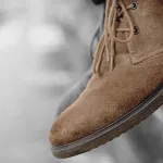 nettoyage-du-daim-et-du-suede-5-astuces-simples-et-efficaces-pour-entretenir-vos-accessoires
