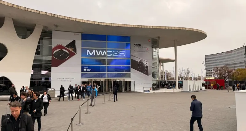 samsung-galaxy-s25-ultra-vs-iphone-16-pro-max-voici-le-meilleur-smartphone-de-l-annee-2025