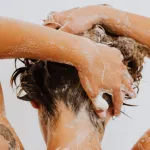 soin-capillaire-comment-eliminer-naturellement-les-poux-dans-les-cheveux