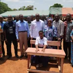 niakara-dr-justin-katinan-fait-don-de-150-tables-bancs-au-lycee-henri-konan-bedie