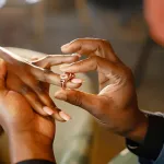 mariage-sans-bague-au-doigt-une-tendance-qui-bouscule-la-tradition