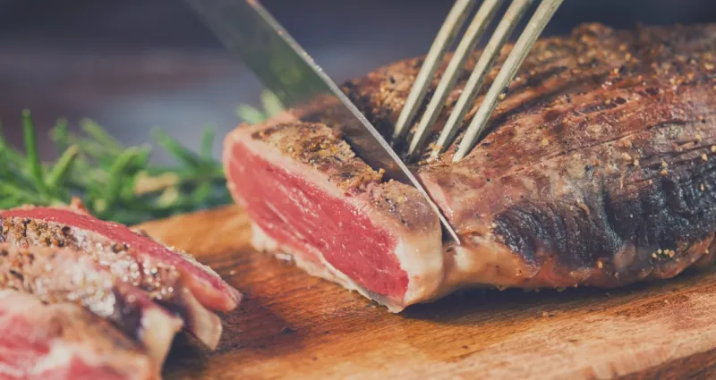 les-secrets-des-chefs-pour-une-viande-parfaitement-tendre-6-astuces-et-conseils-infaillibles