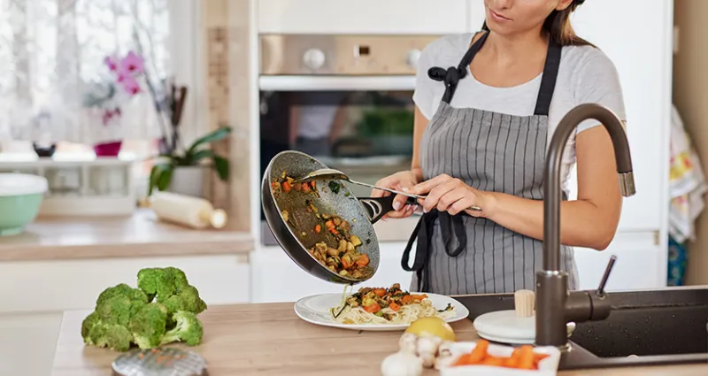 votre-cuisine-est-elle-vraiment-saine-et-sure-10-objets-a-retirer-immediatement-pour-un-espace-plus-sain
