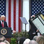 etats-unis-les-droits-de-douane-sur-les-produits-chinois-grimpent-a-145