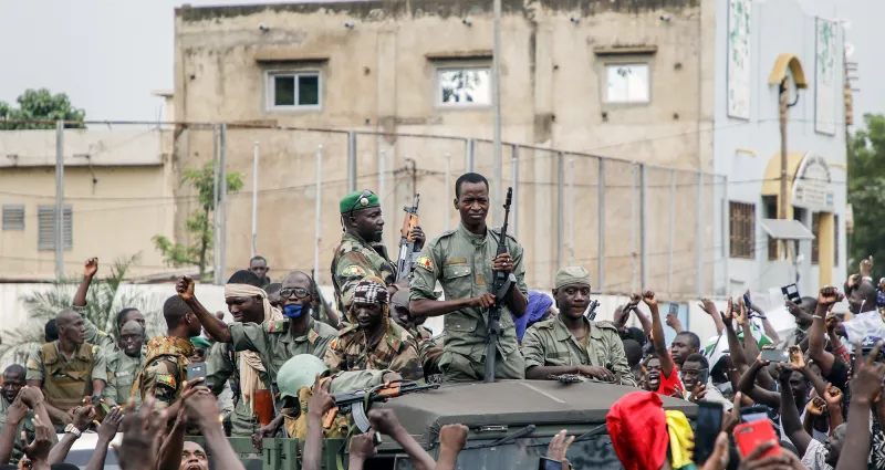 nouveaux-visages-vieilles-pratiques-pourquoi-en-afrique-le-pouvoir-change-et-le-systeme-reste