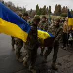 ukraine-909-soldats-morts-rendus-a-kiev-moscou-leve-son-embargo-sur-le-nucleaire