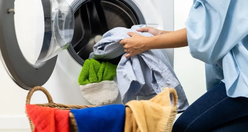 le-vinaigre-blanc-un-allie-naturel-pour-entretenir-son-linge-et-sa-machine-a-laver