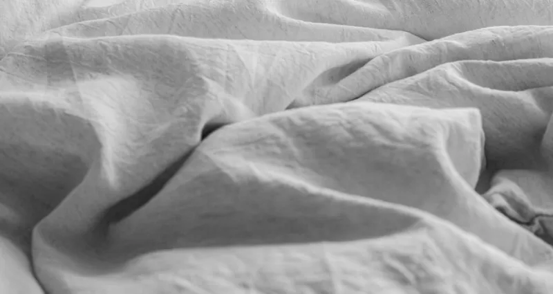 draps-moisis-reches-ou-sales-apres-le-lavage-ces-erreurs-courantes-qui-les-abiment-a-chaque-cycle