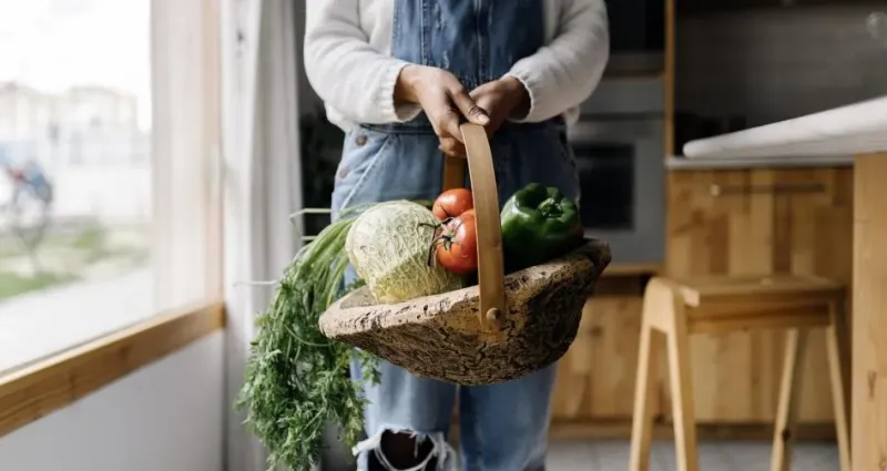 Cellier en péril : le duo de légumes qui ruine vos stocks sans que vous le sachiez