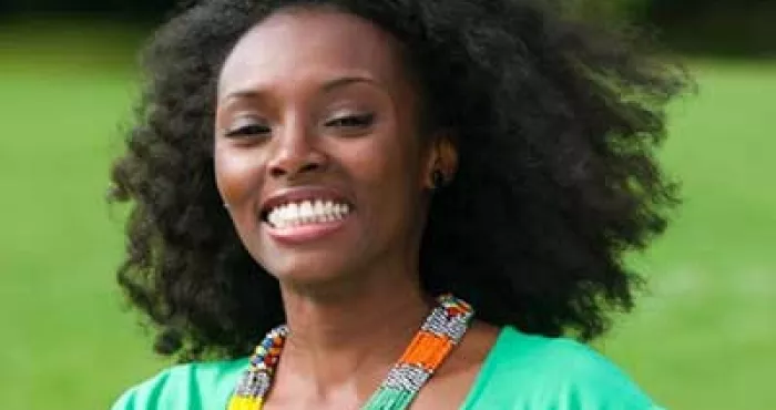 femmes-5-astuces-pour-avoir-de-beaux-cheveux-naturels