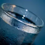 pourquoi-il-faut-eviter-de-boire-de-l-eau-glacee